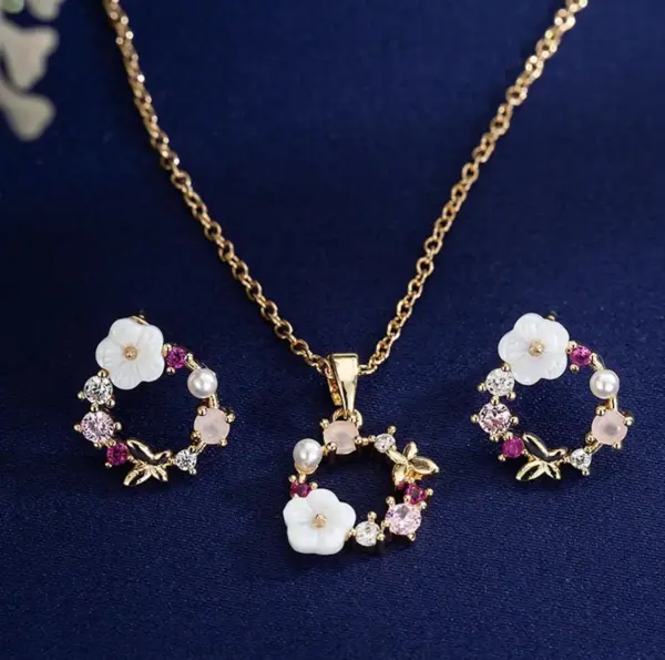 Beautiful Necklace & Earrings Set, Floral Necklace, Bridal Wreath Earrings